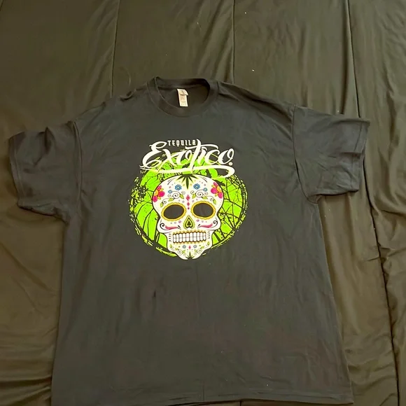 Exotico Tequila: Sugar Skull Men's Tee-Shirt - Picture 1 of 3